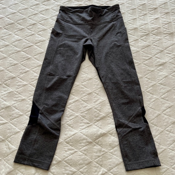 Lululemon Leggings with Black Mesh Panels - Picture 1 of 11
